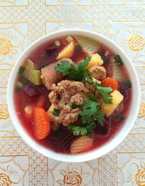 Đuôi heo hầm rau củ