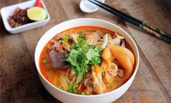 Nấu bún bò giò heo theo cách này sẽ đảm bảo có bát bún với đậm đà khó cưỡng