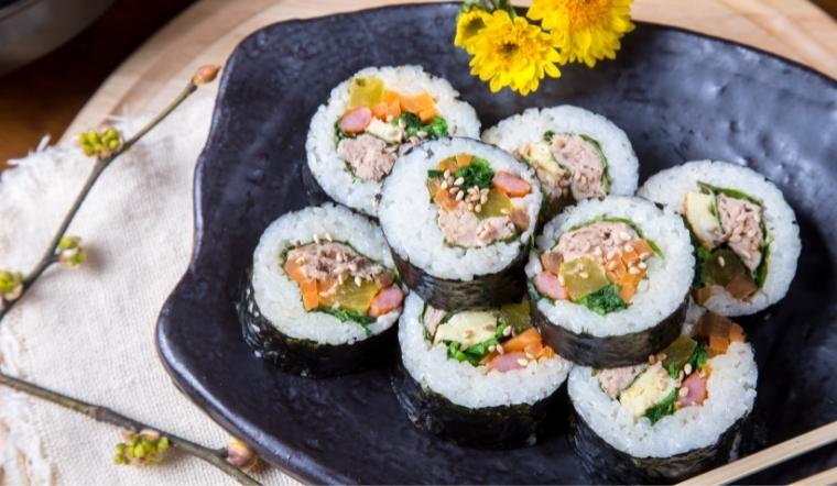 Cơn cuộn gimbap