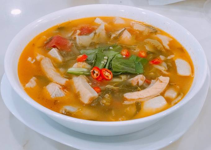 Canh chua lườn cá hồi 