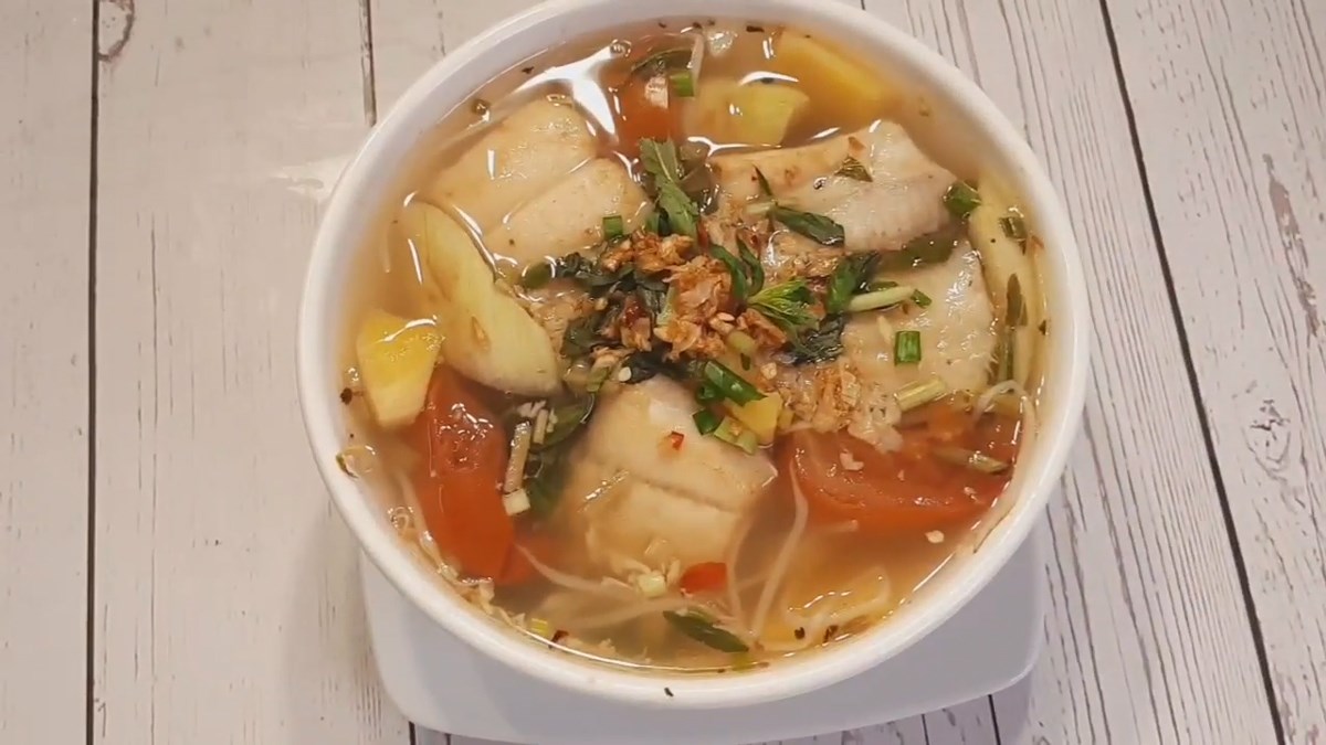 Canh chua khô cá dứa