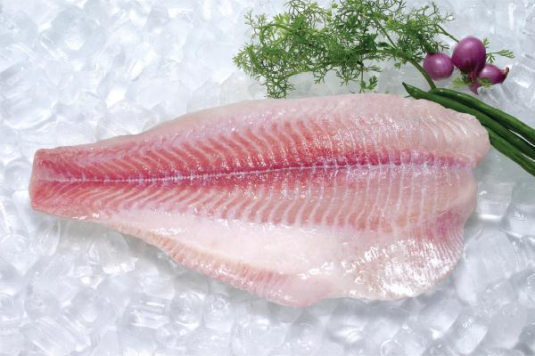 Cách chọn cá basa phi lê ngon với màu sắc thịt cá hồng không bị ngả vàng
